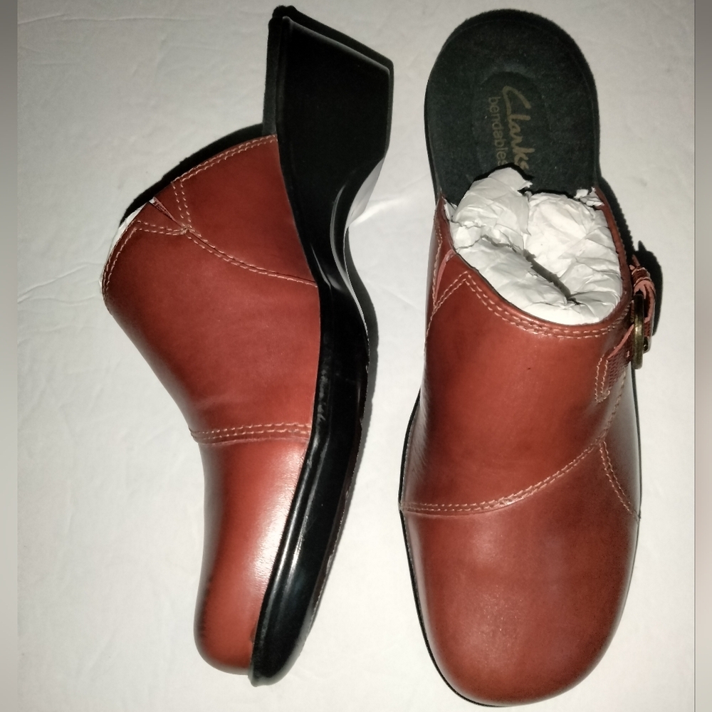 Clarks (Sz 8M) Rust Brown Leather Upper Bendabels Slip-on Mule Clogs (Like New)
